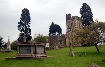 Old Linslade church from the north May 2008